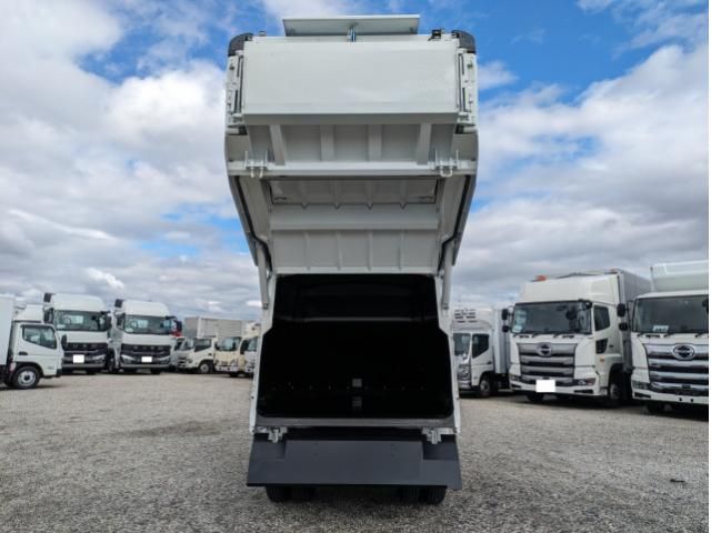 MITSUBISHI CANTER 2025