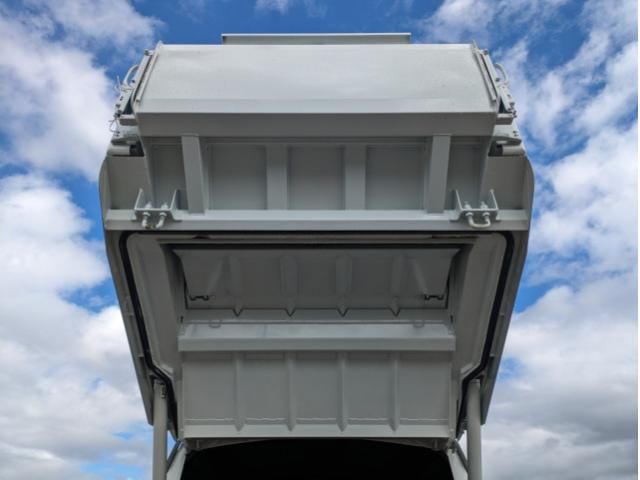 MITSUBISHI CANTER 2025