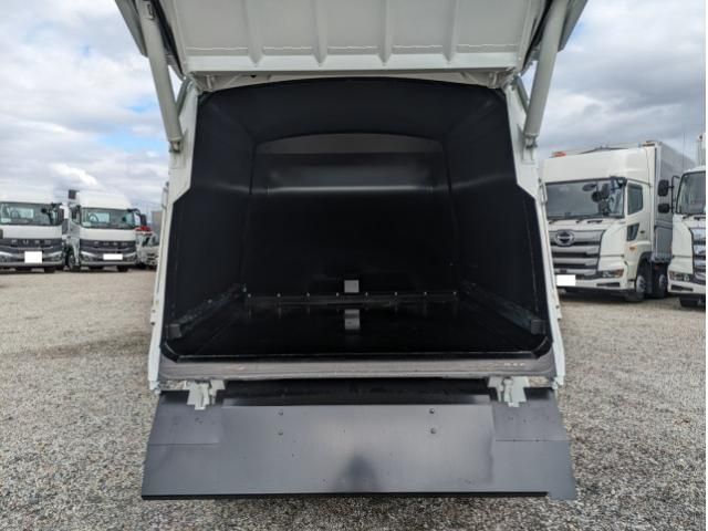 MITSUBISHI CANTER 2025