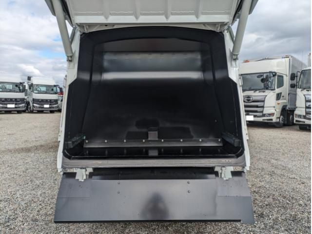 MITSUBISHI CANTER 2025