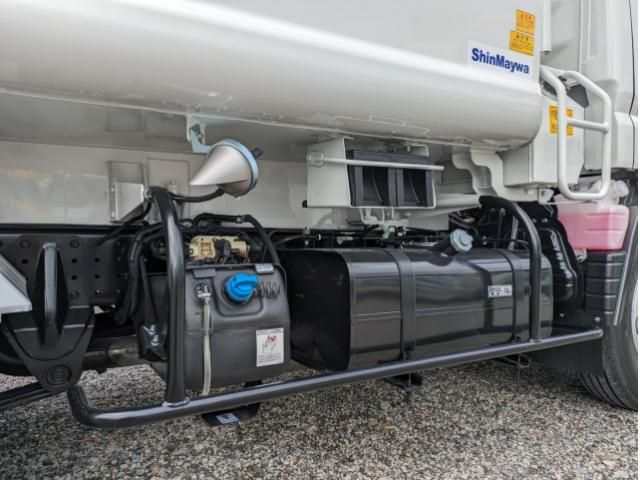 MITSUBISHI CANTER 2025