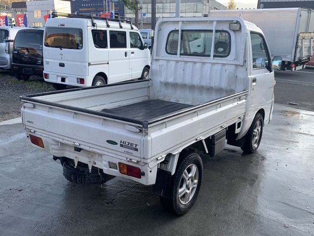 DAIHATSU HIJET truck 4WD 2010