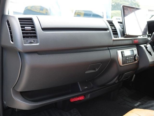 TOYOTA HIACE van 2WD 2025