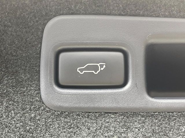 TOYOTA HARRIER 2WD 2019