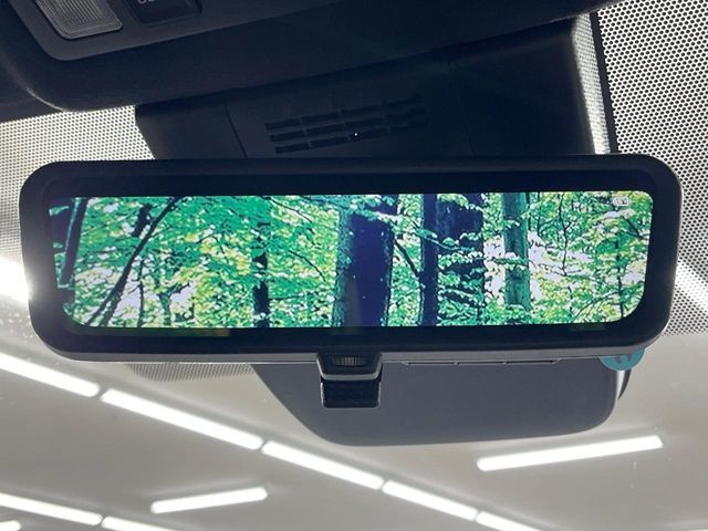 TOYOTA VOXY HYBRID 2025