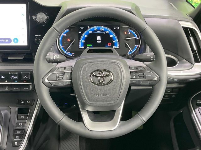 TOYOTA VOXY HYBRID 2025