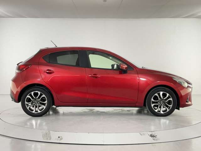 MAZDA DEMIO 2015