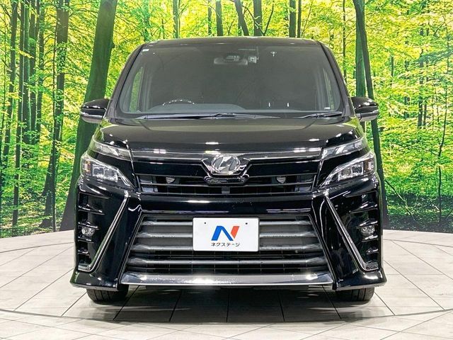 TOYOTA VOXY 2017