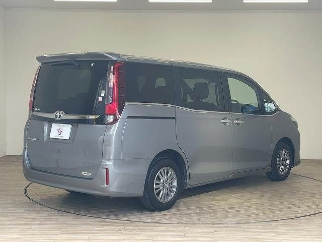 TOYOTA ESQUIRE 2017