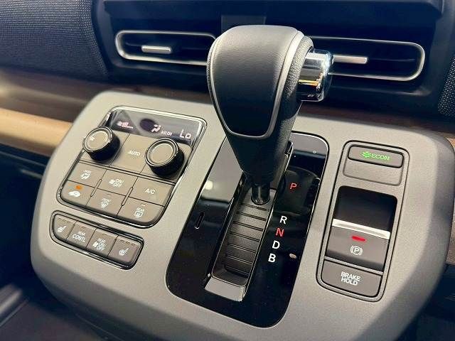 HONDA FREED e:HEV 2025