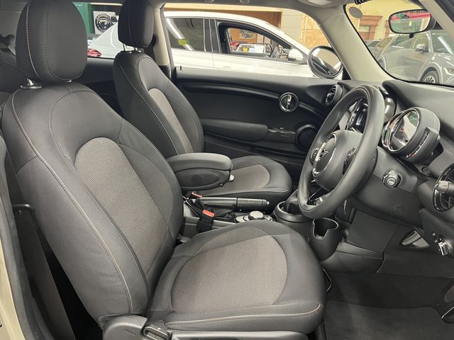 BMW MINI COOPER D 2019