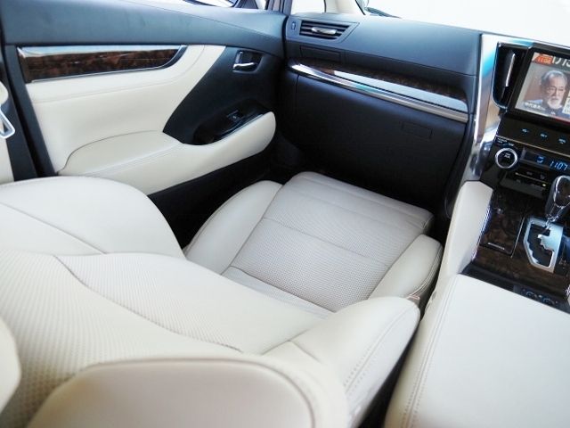 TOYOTA ALPHARD 4WD 2018