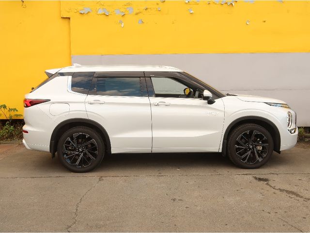 MITSUBISHI OUTLANDER PHEV 2022