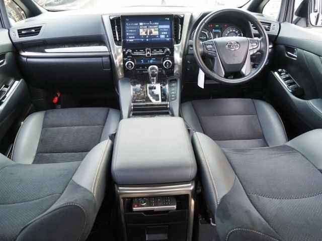 TOYOTA ALPHARD hybrid 4WD 2021