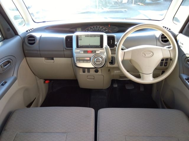DAIHATSU TANTO 2013