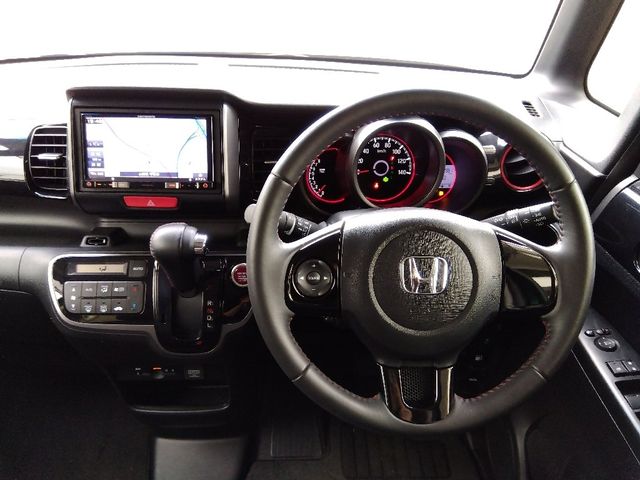 HONDA N BOX CUSTOM 2016