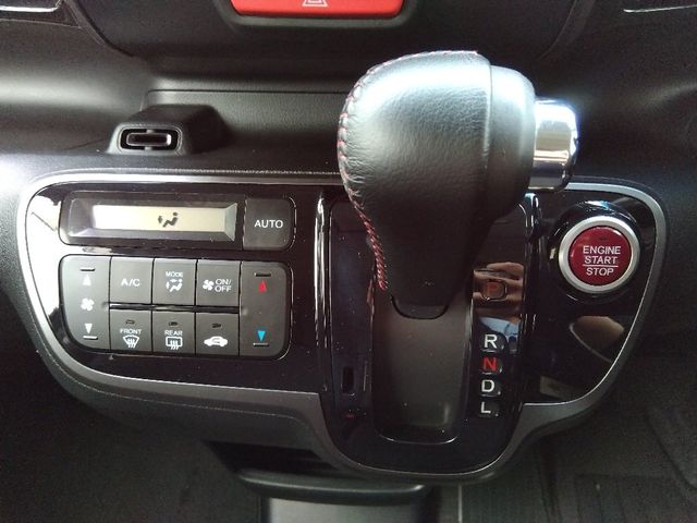 HONDA N BOX CUSTOM 2016