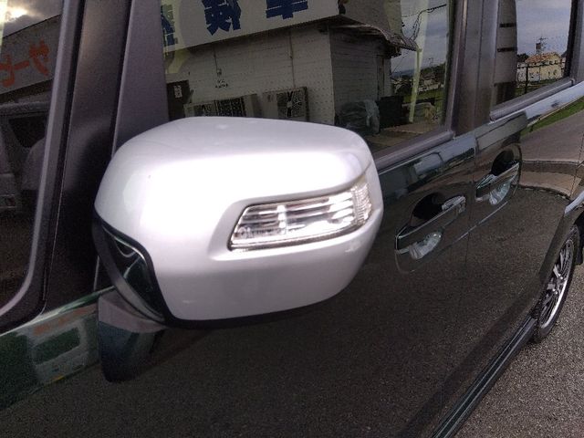 HONDA N BOX CUSTOM 2016