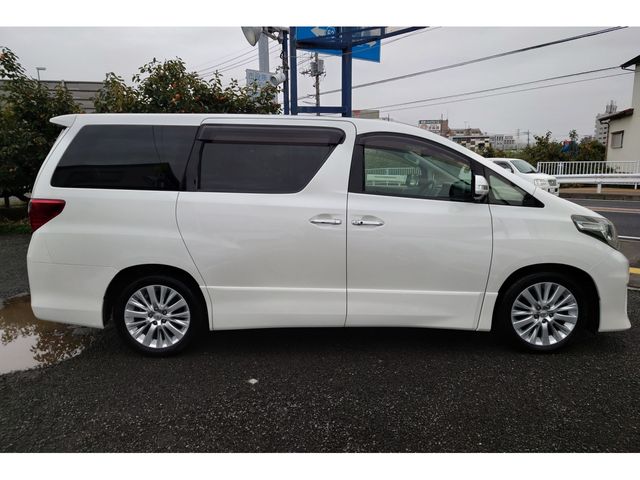 TOYOTA ALPHARD 2012
