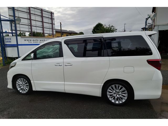 TOYOTA ALPHARD 2012