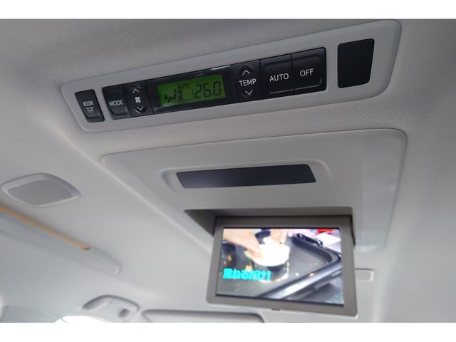 TOYOTA ALPHARD 2012