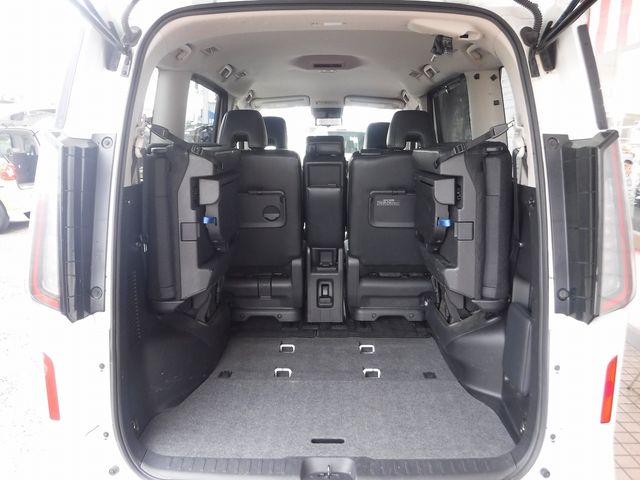 NISSAN SERENA  WG 4WD 2023