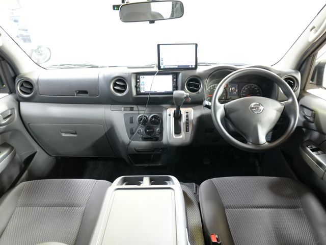 NISSAN NV350 CARAVAN 2018