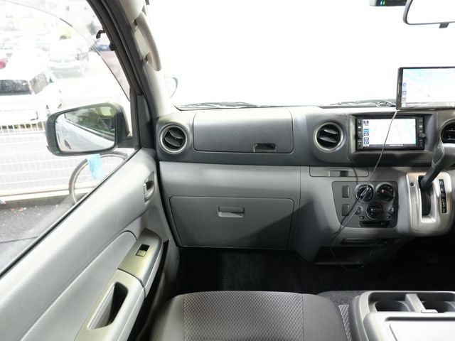 NISSAN NV350 CARAVAN 2018