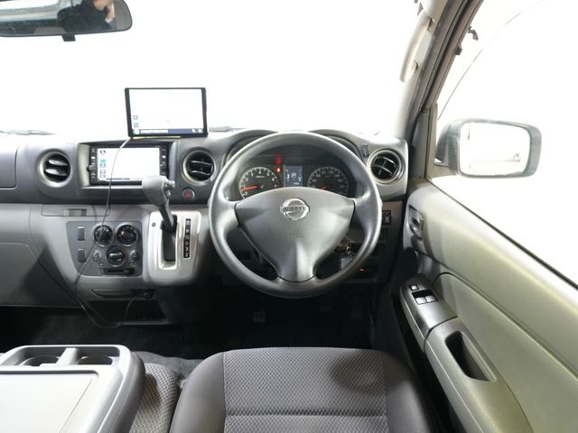 NISSAN NV350 CARAVAN 2018