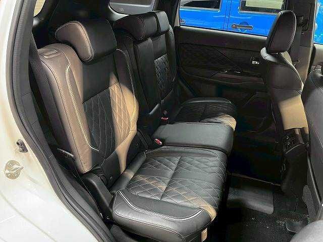 MITSUBISHI OUTLANDER PHEV 2019