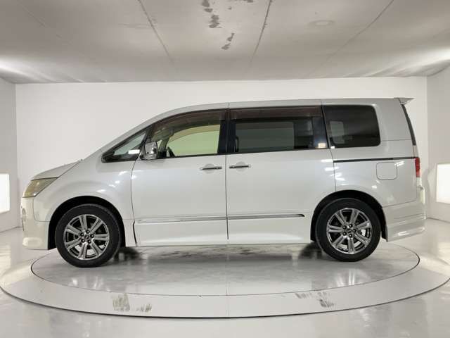 MITSUBISHI DELICA D:5 2WD 2012