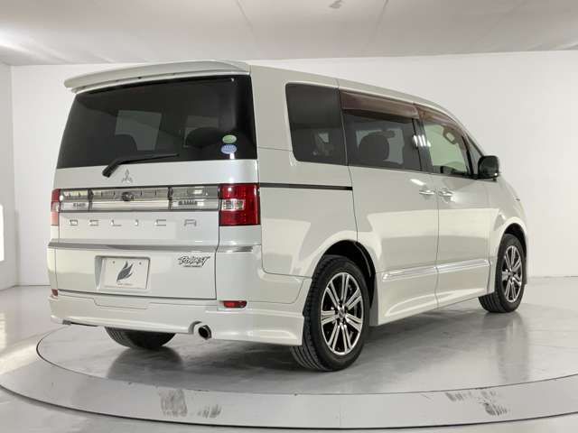 MITSUBISHI DELICA D:5 2WD 2012
