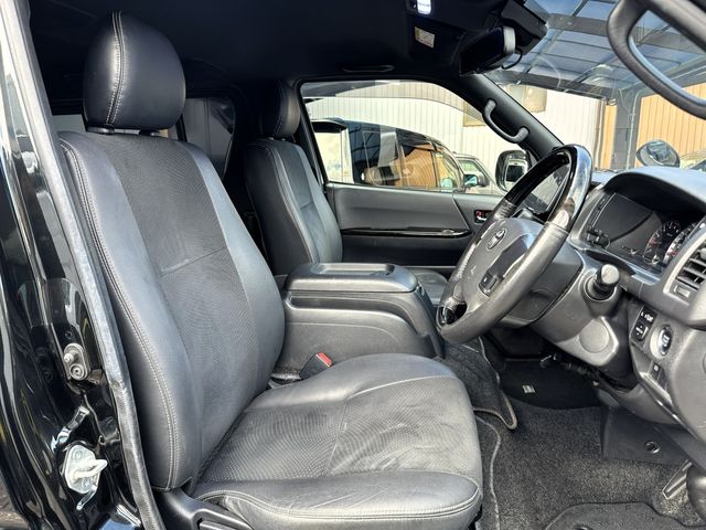 TOYOTA HIACE van 4WD 2020