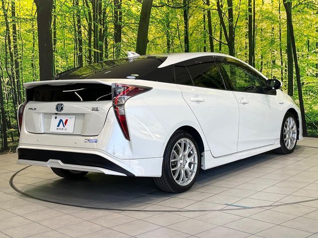 TOYOTA PRIUS 2016