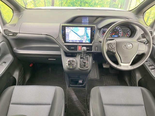 TOYOTA VOXY 2014