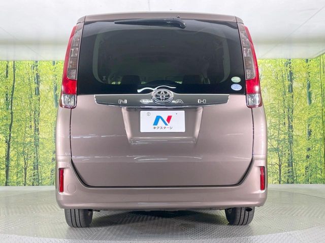 TOYOTA NOAH 2014