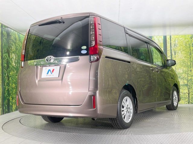 TOYOTA NOAH 2014