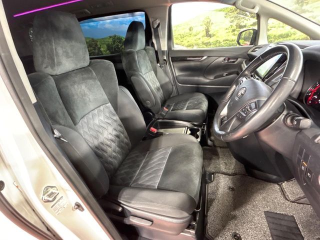 TOYOTA VELLFIRE 2020