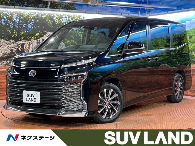TOYOTA VOXY 2022