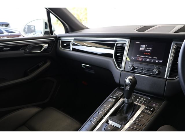 PORSCHE PORSCHE Macan 2018