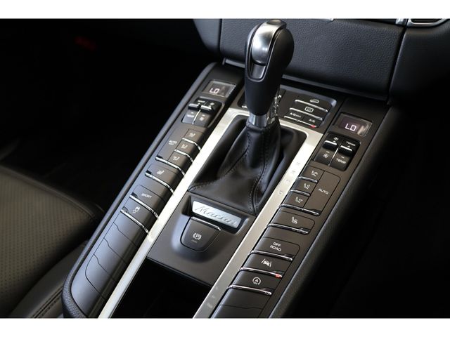 PORSCHE PORSCHE Macan 2018