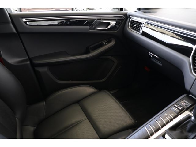 PORSCHE PORSCHE Macan 2018