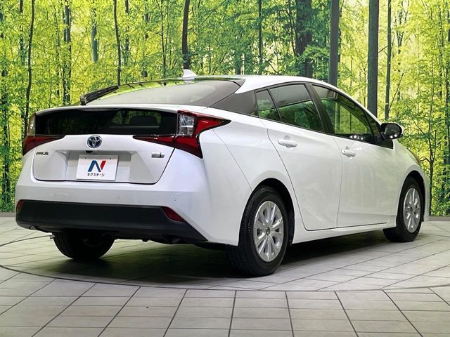 TOYOTA PRIUS 2021