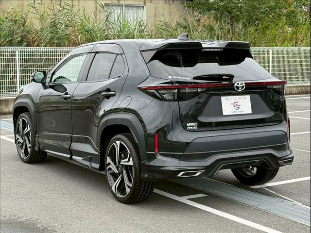 TOYOTA YARIS CROSS 2023