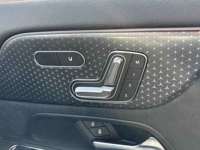 MERCEDES BENZ MERCEDES BENZ EQA 2025