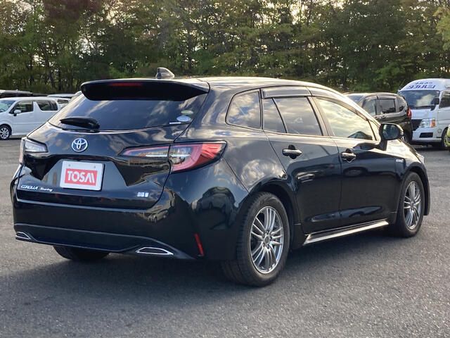 TOYOTA COROLLA TOURING HYBRID 4WD 2019