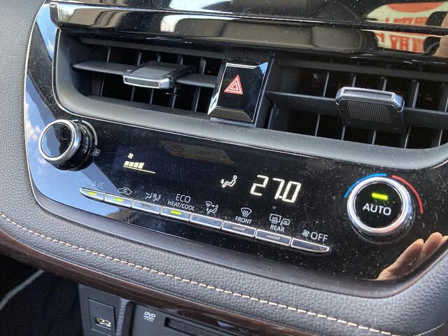 TOYOTA COROLLA TOURING HYBRID 4WD 2019