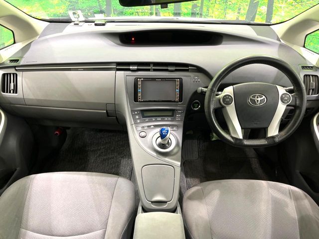 TOYOTA PRIUS 2010