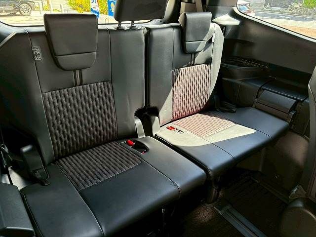 TOYOTA NOAH HYBRID 2023