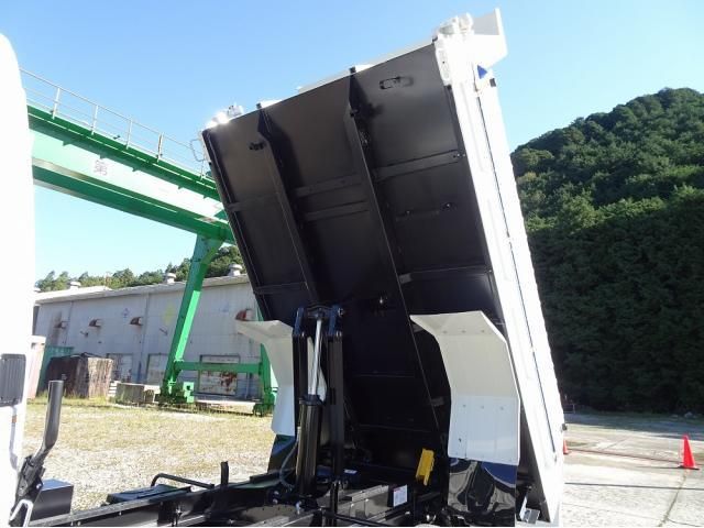 MITSUBISHI FUSOU FIGHTER 2025